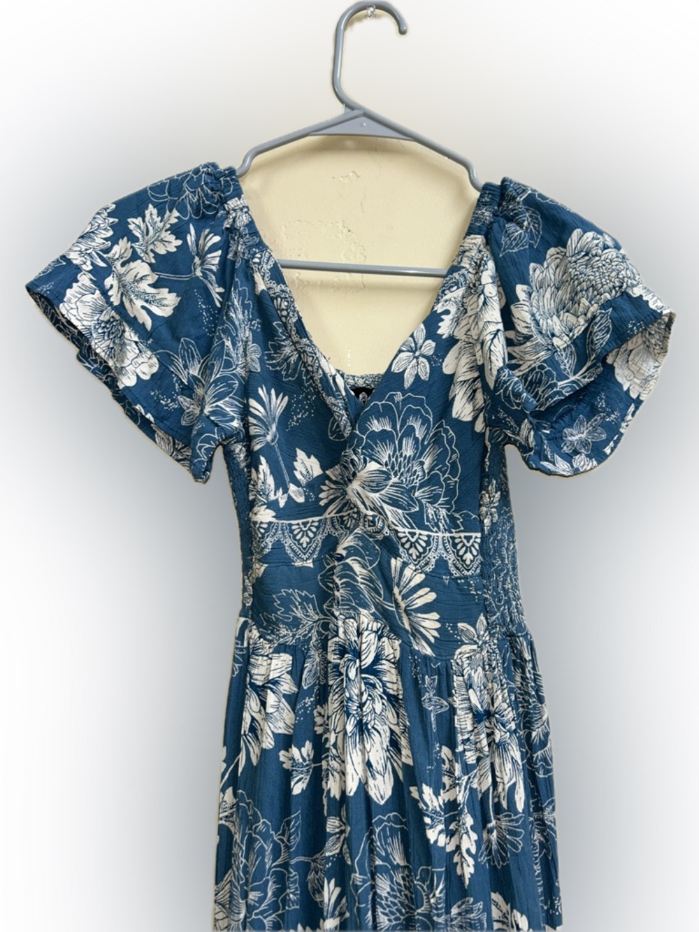 🔥5/$30🔥 Angie Blue and White Floral Maxi Dress | Size Small - Picture 4 of 11